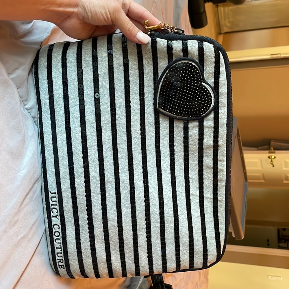 Juicy couture laptop case